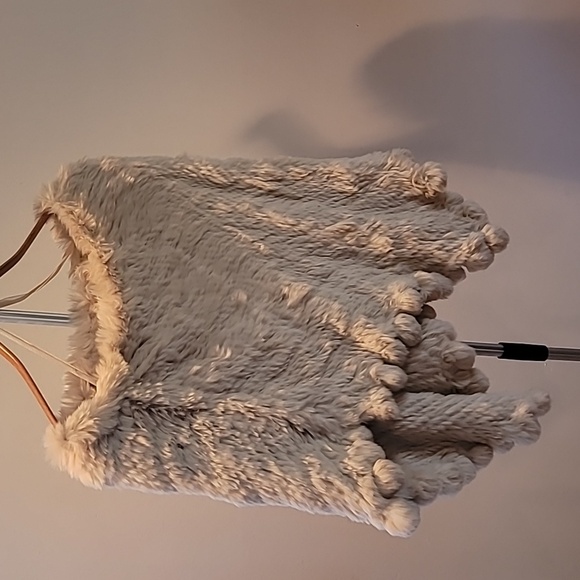 Rabbit Fur Cape - Picture 3 of 3